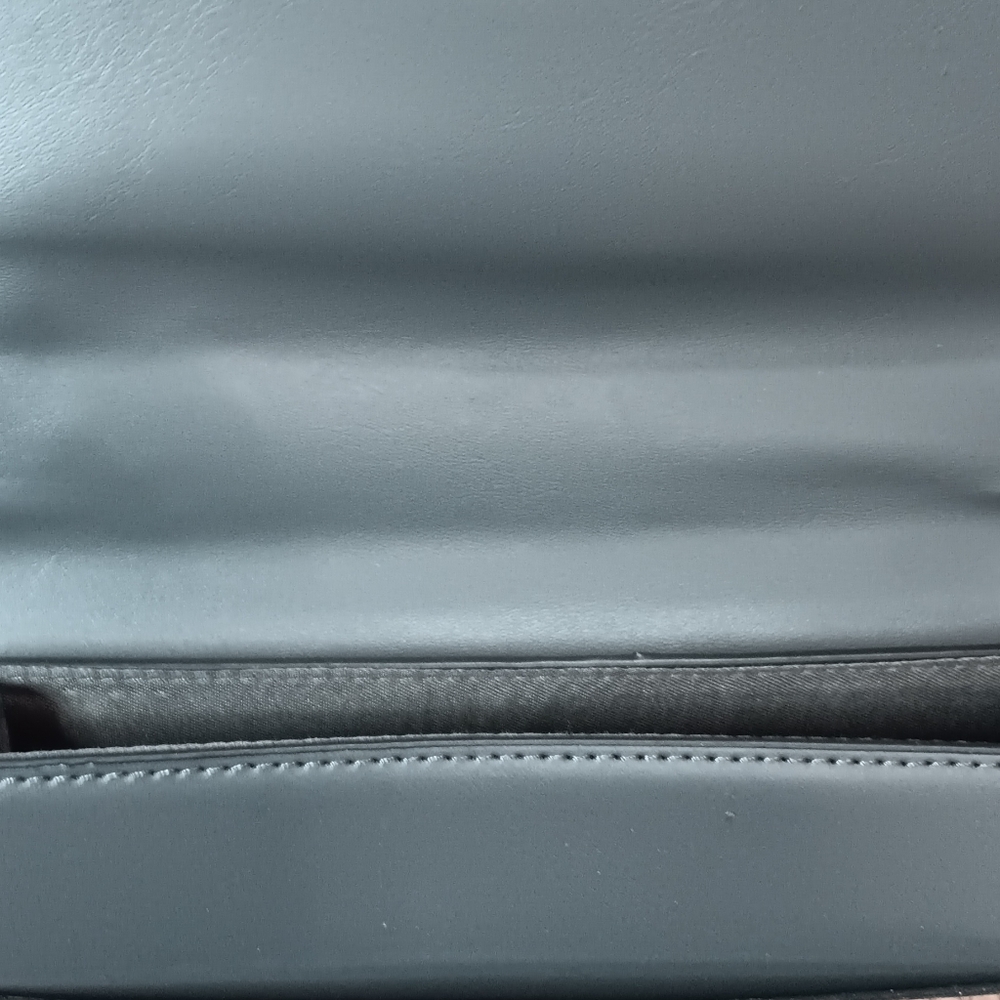 Adrienne Vittadini Handbag - Picture 9 of 12